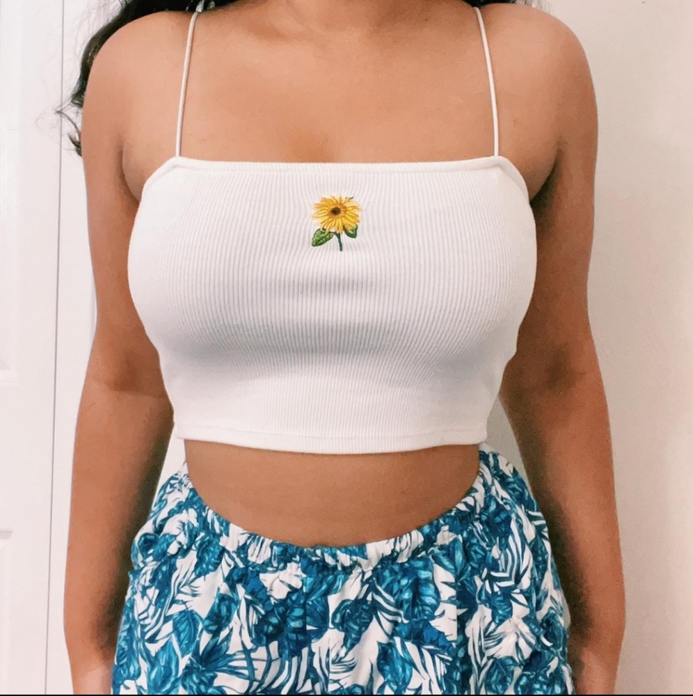 forever 21 ribbed sunflower embroidered crop top size S